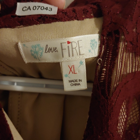 Burgundy Top - Picture 7 of 7